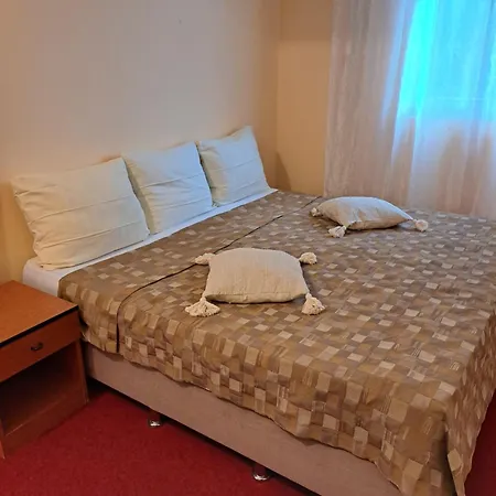 Apartmani Svitlana Sukosan Exterior photo